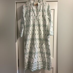 NEW WHITE AND GREEN EYELET COTTON DRESS IN SIZE M FROM SAIL TO SABEL. NEVER WORN